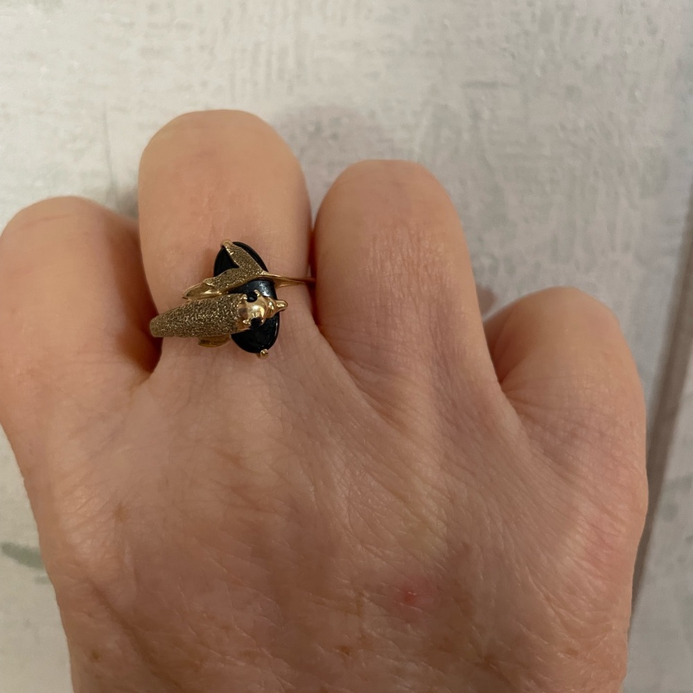 10k  black onyx dolphin ring size 6.5